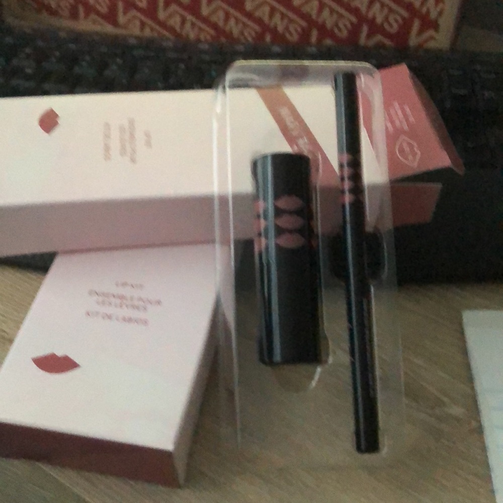MaryKay Lip kits - Picture 2 of 3